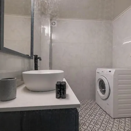 Modern Bay カラマタ