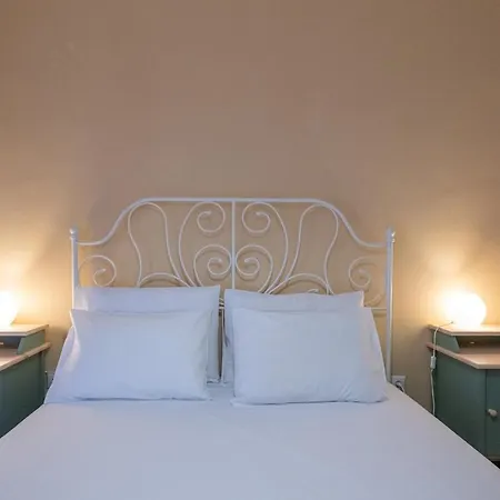 Modern Bay カラマタ